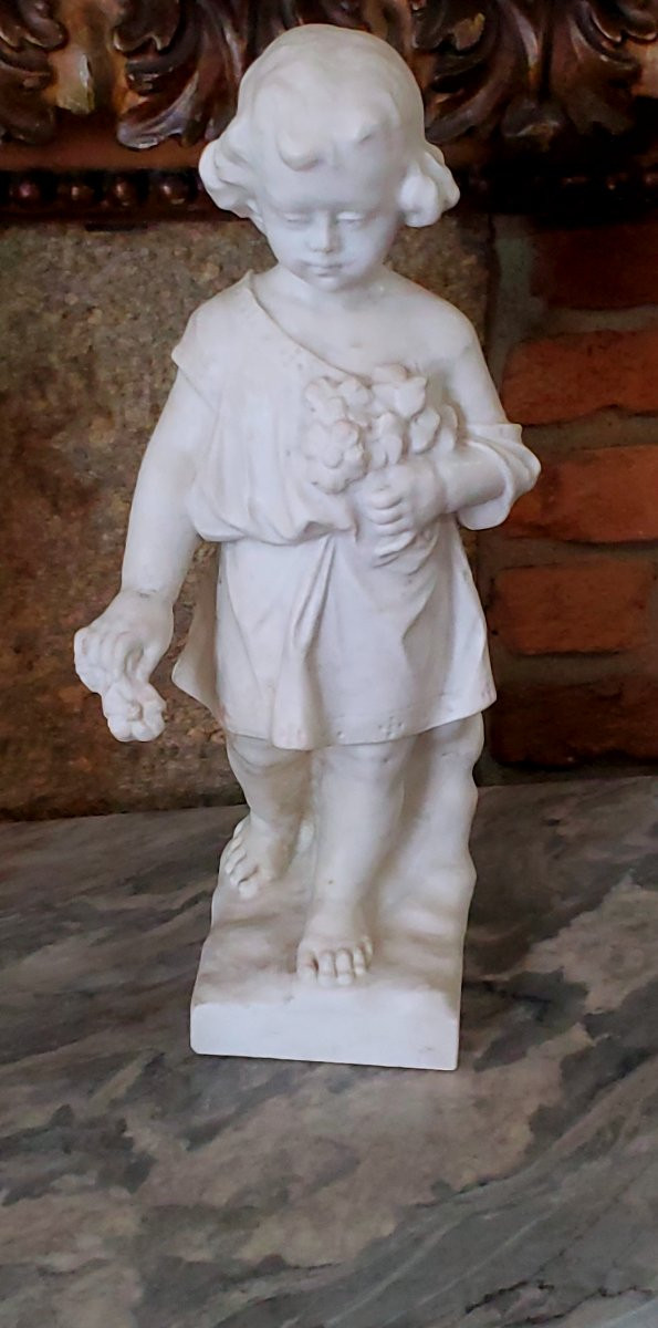 Antica scultura in marmo bianco  raffigurante bambina con fiori in mano ,epoca 1850 -photo-1