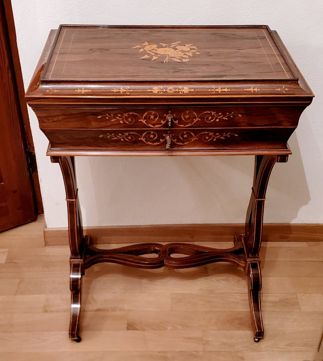 Antico Tavolino Carlo x (1830 circa)di manifattura Francese in legno di Palissandro e Bosso-photo-1
