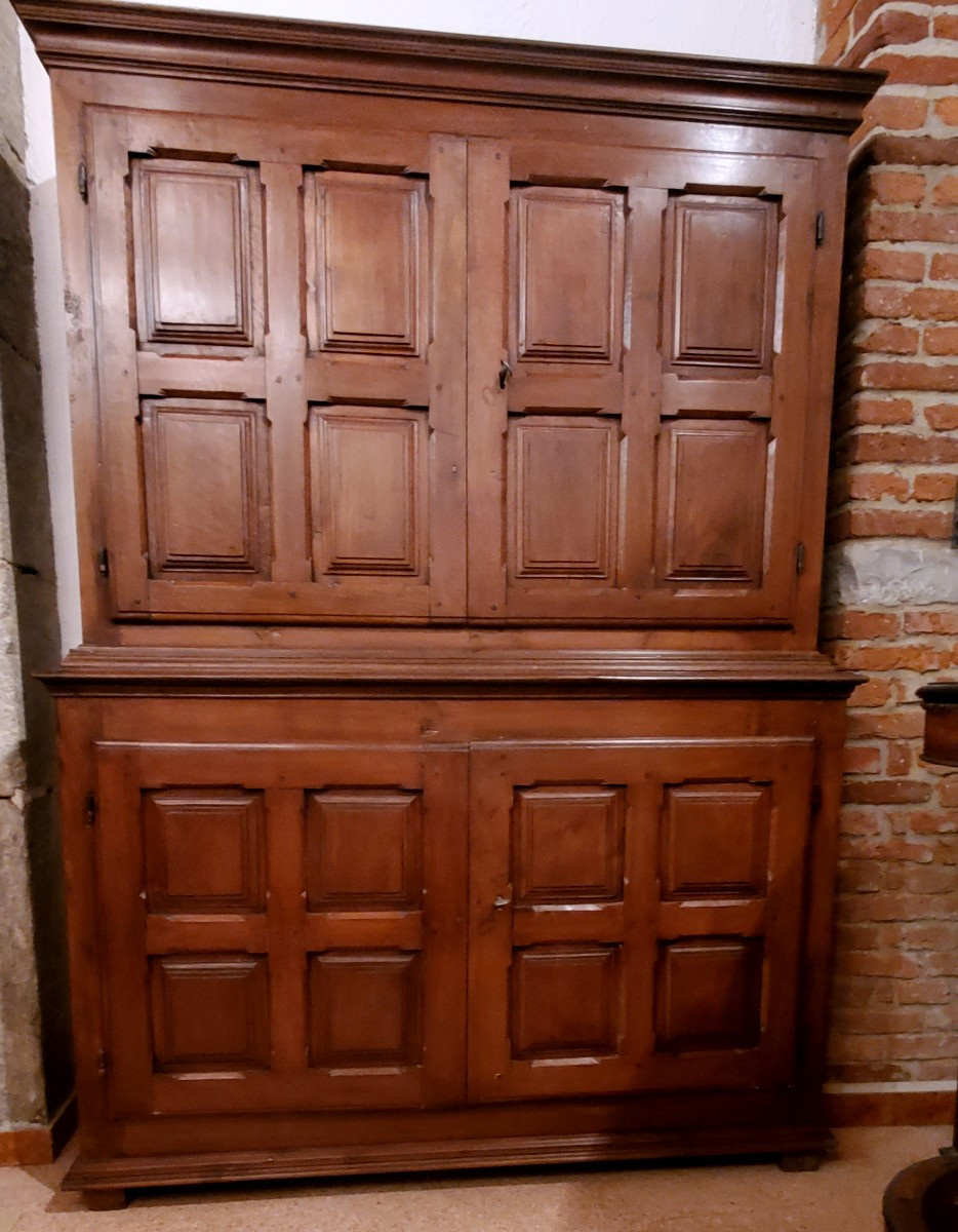 credenza Doppio corpo in legno di noce epoca fine 1700 ,manifattura Italiana area Piemontese 