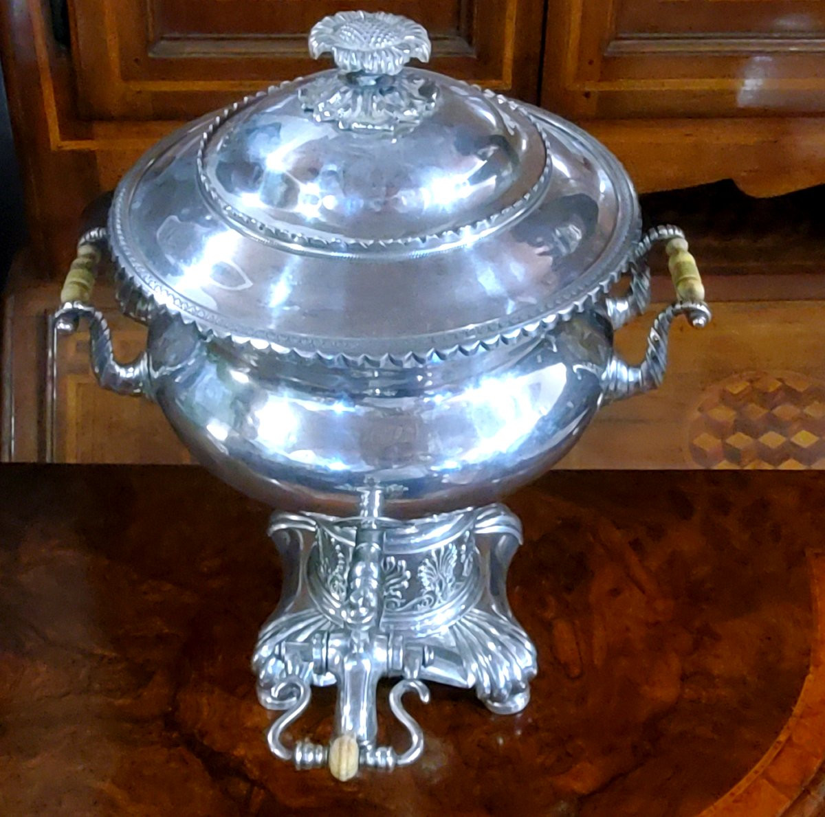Antico Samovar manifatrtura Inglese epoca 1840(circa) in sheffield (placcato argento)-photo-2