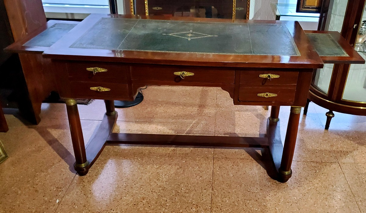 Antica scrivania Impero manifattura Francese ,in legno di mogano , interni in rovere 