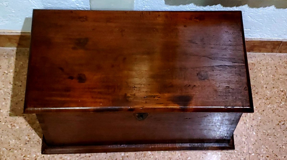 Antica Cassapanca in legno di noce epoca seconda metà 1700 , manifattura Spagnola .-photo-3