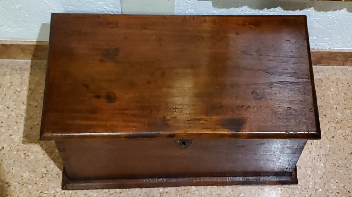 Antica Cassapanca in legno di noce epoca seconda metà 1700 , manifattura Spagnola .-photo-2
