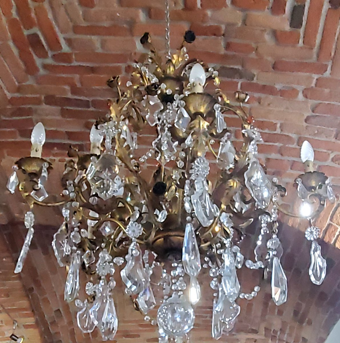 Lampadario in ferro battuto , e decorazioni foglie e fiori in lamierino -photo-2