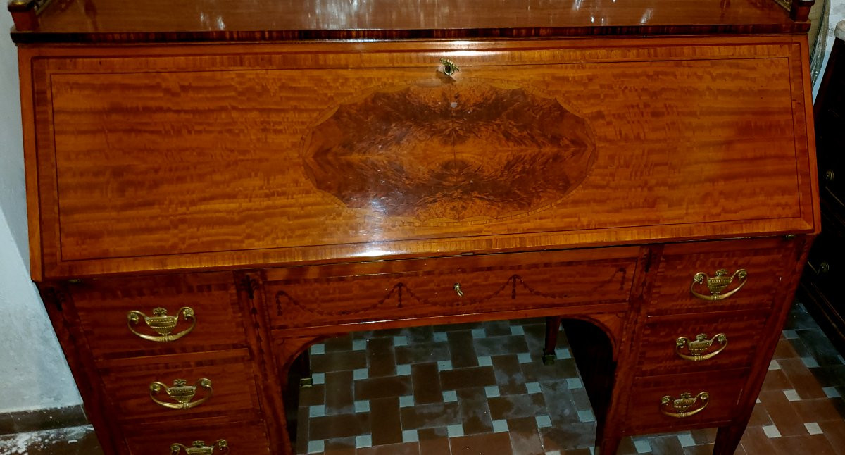 Antica ribalta Vittoriana di manifattura Inglese in legno di Satinwood .-photo-3