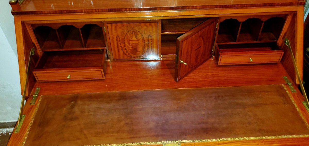 Antica ribalta Vittoriana di manifattura Inglese in legno di Satinwood .-photo-5