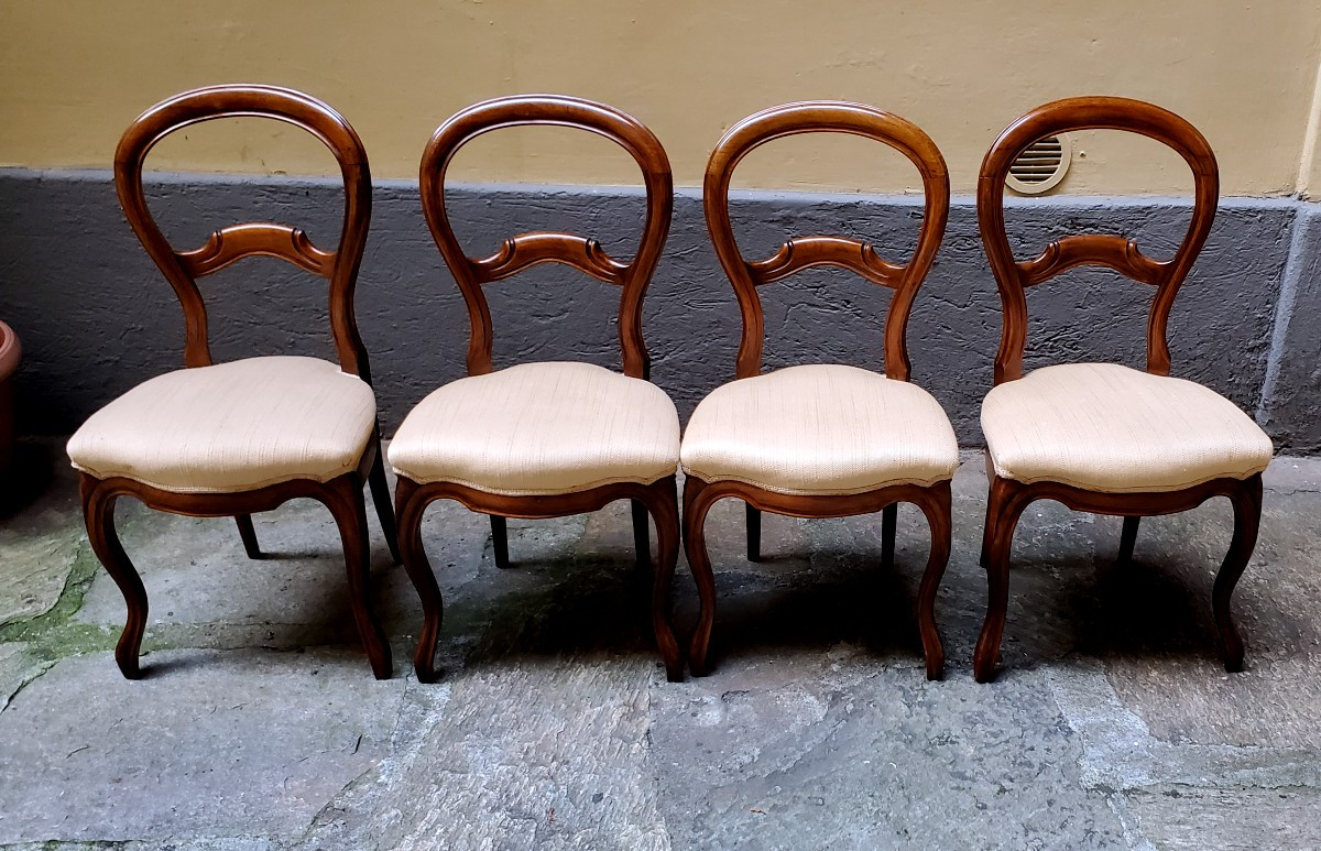 Antiche sedie Luigi Filippo in noce ,manifattura Italiana . 