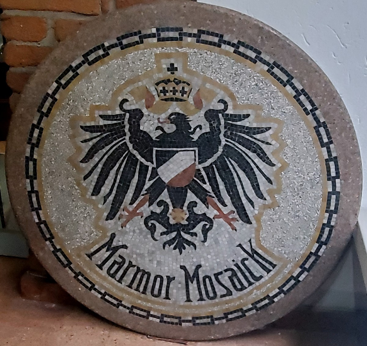 Antico Piano Art Decò in mosaico di marmo .