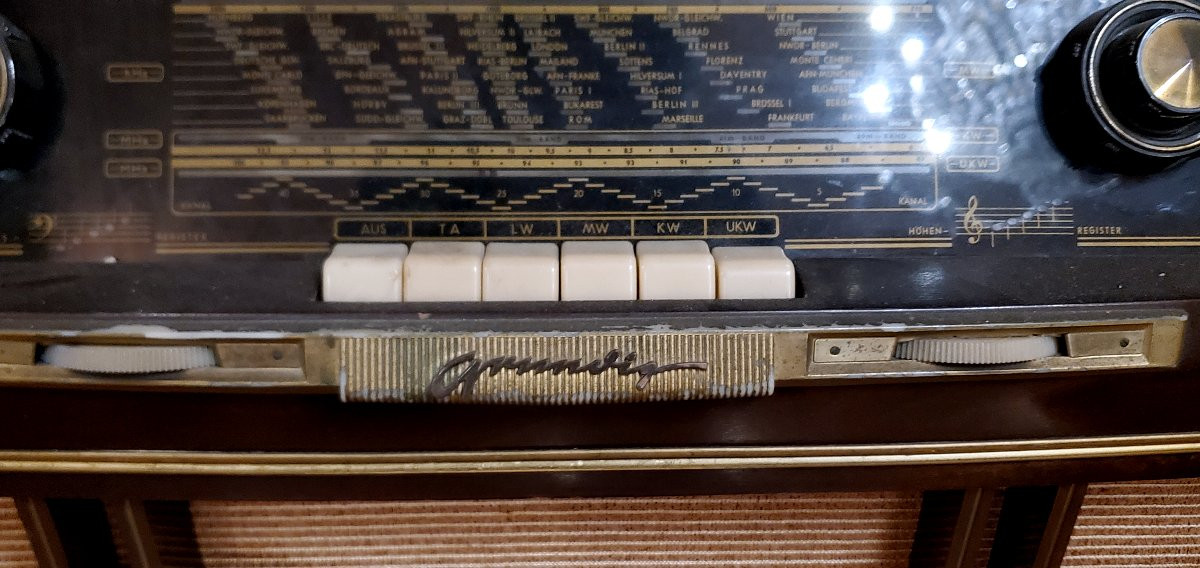 Radio anni 50 marca Grundig, con giradischi-photo-3