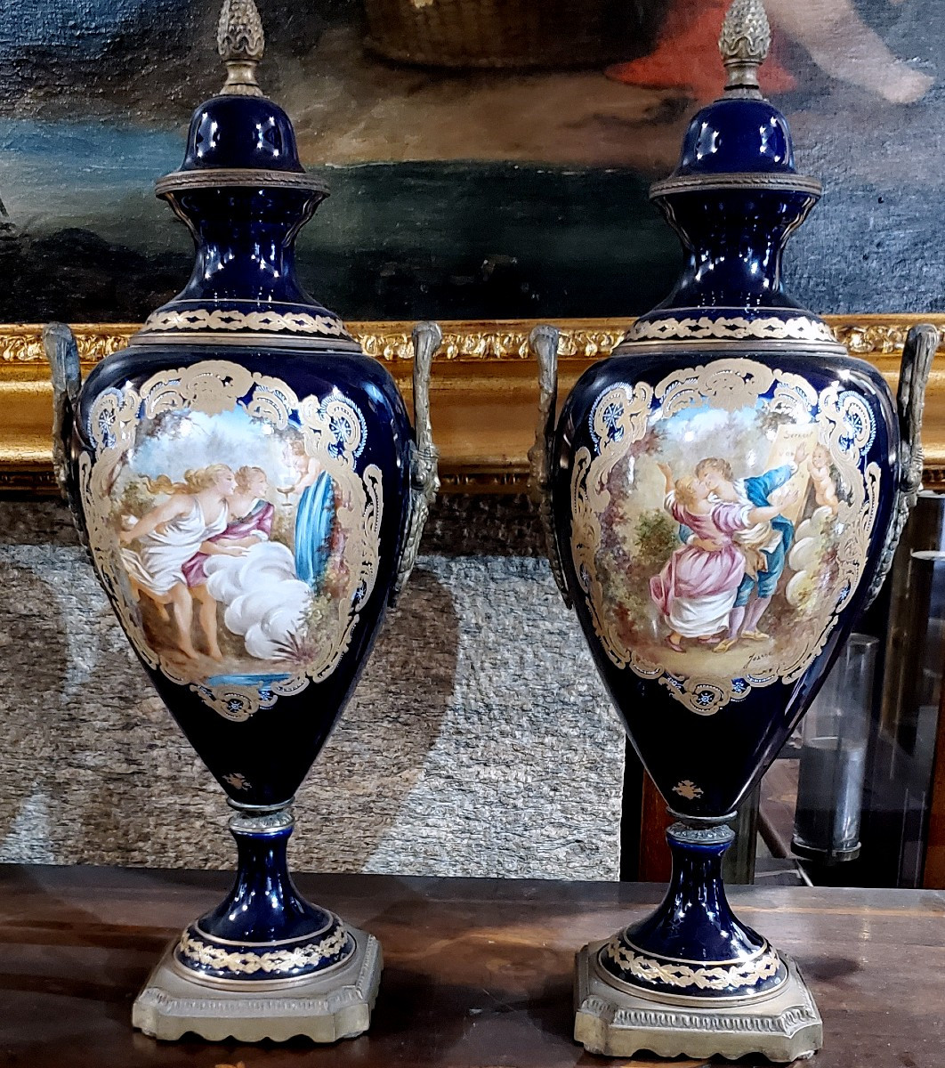 2 Antichi vasi Napoleone III  in porcellana blu cobalto ,alti 57 cm 