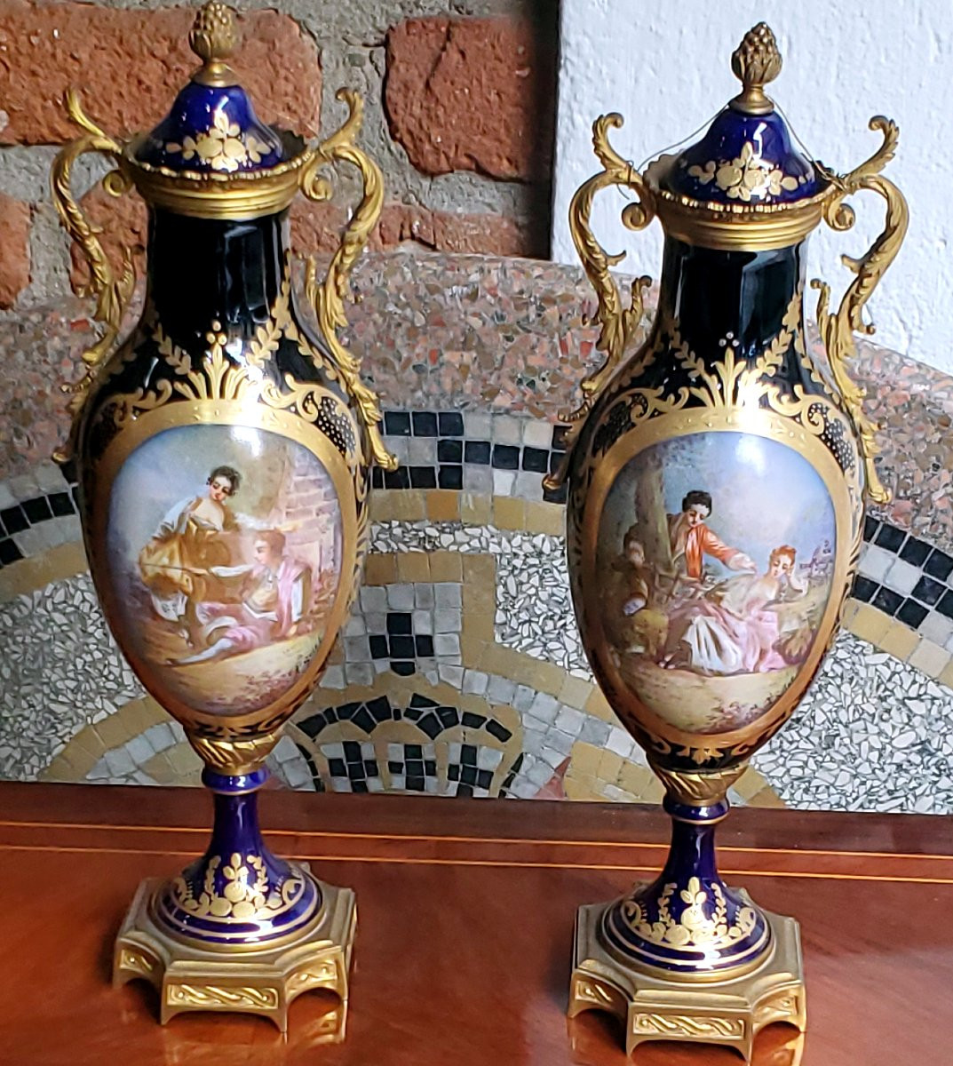 2 Antichi vasi in porcellana blu cobalto  timbrati manifattura di  Sevres-photo-2