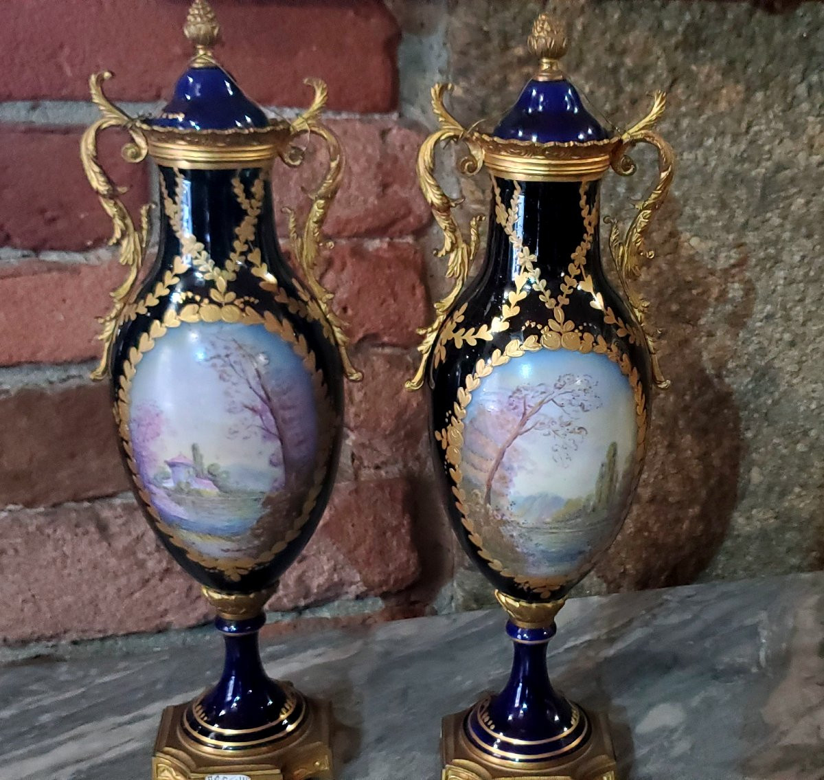 2 Antichi vasi in porcellana blu cobalto  timbrati manifattura di  Sevres-photo-2