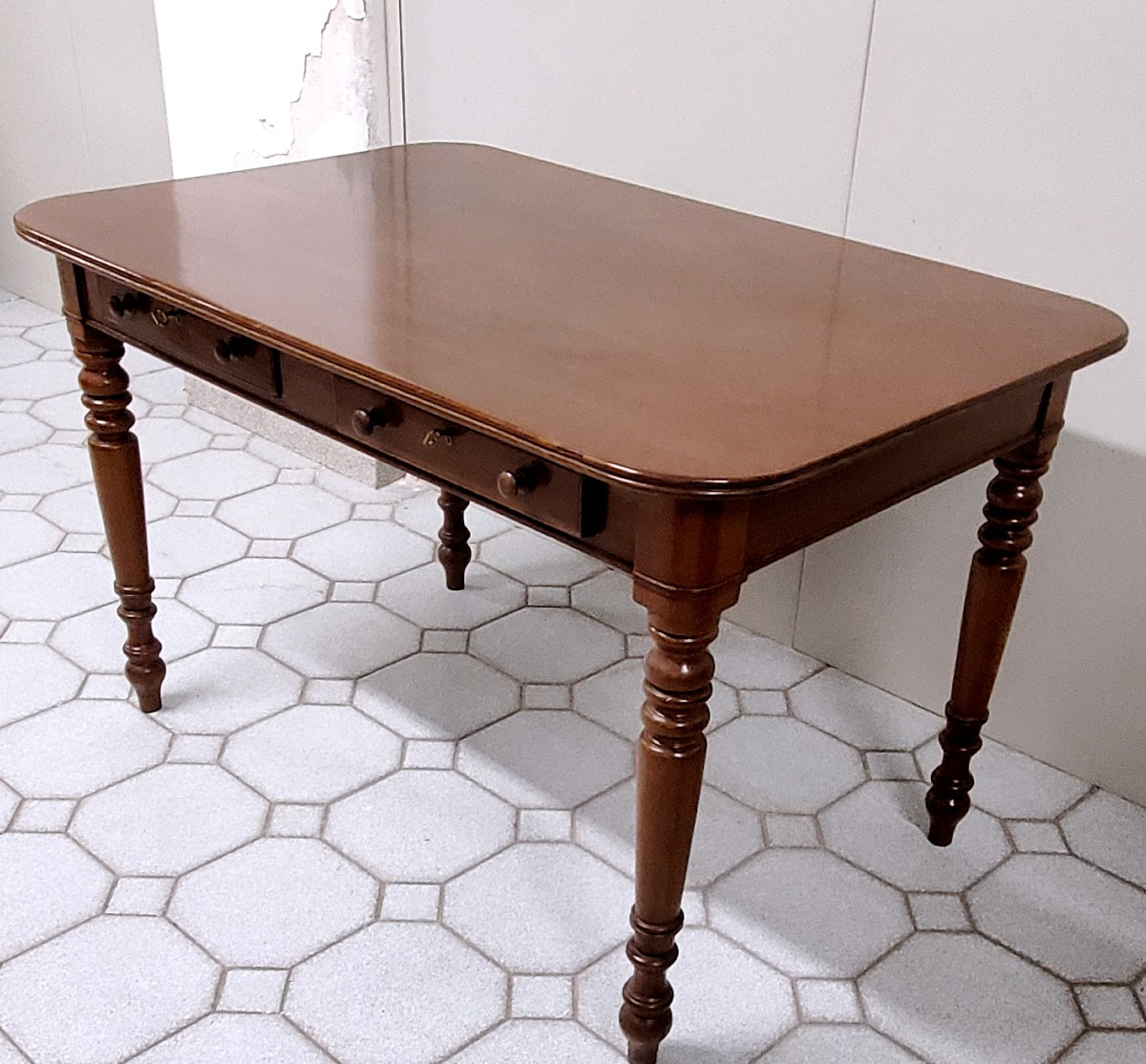 Antico tavolo scrivania di manifattura Inglese epoca 1840 (circa) .