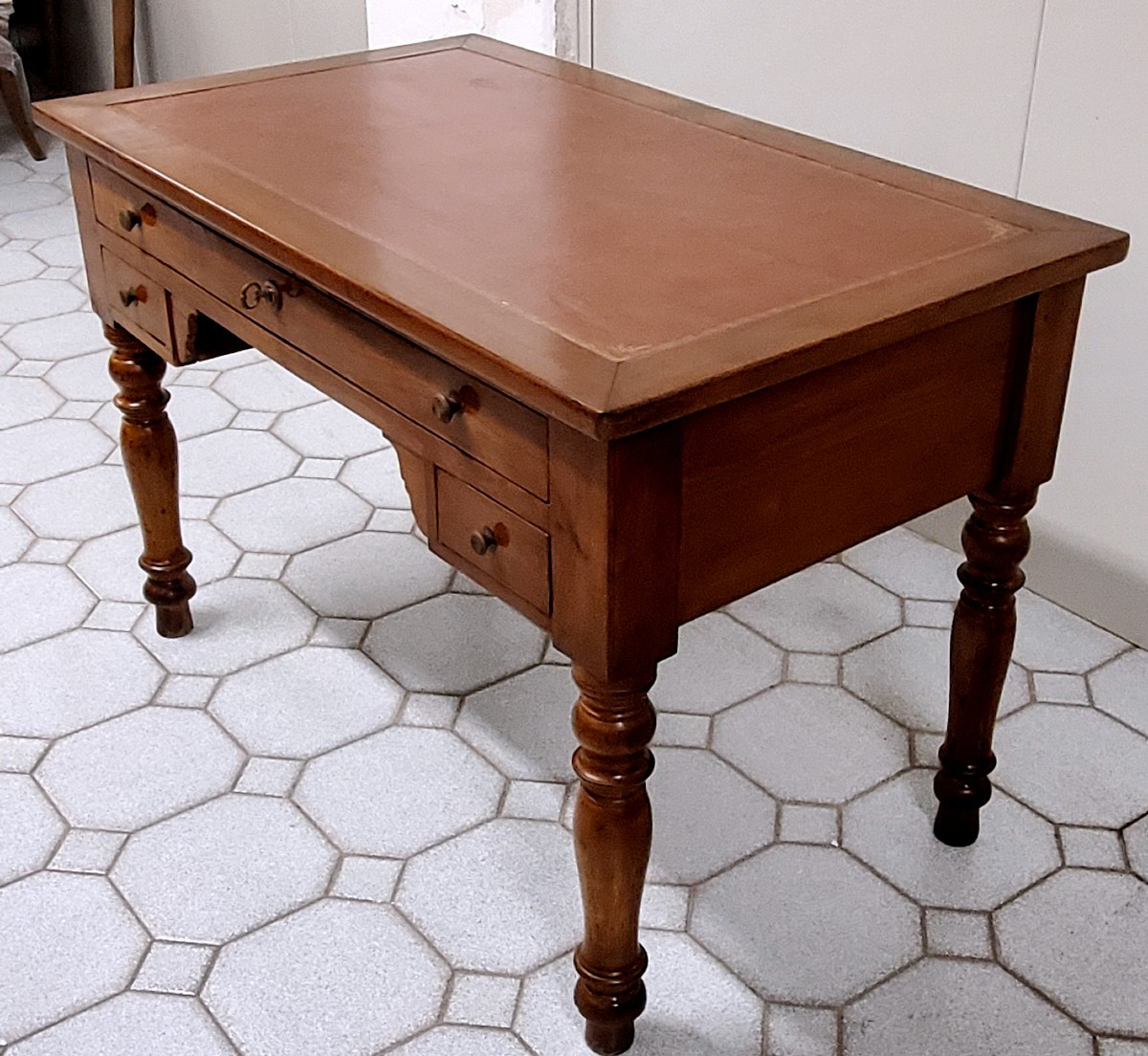 Antica scrivania Luigi Filippo in legno di ciliegio 