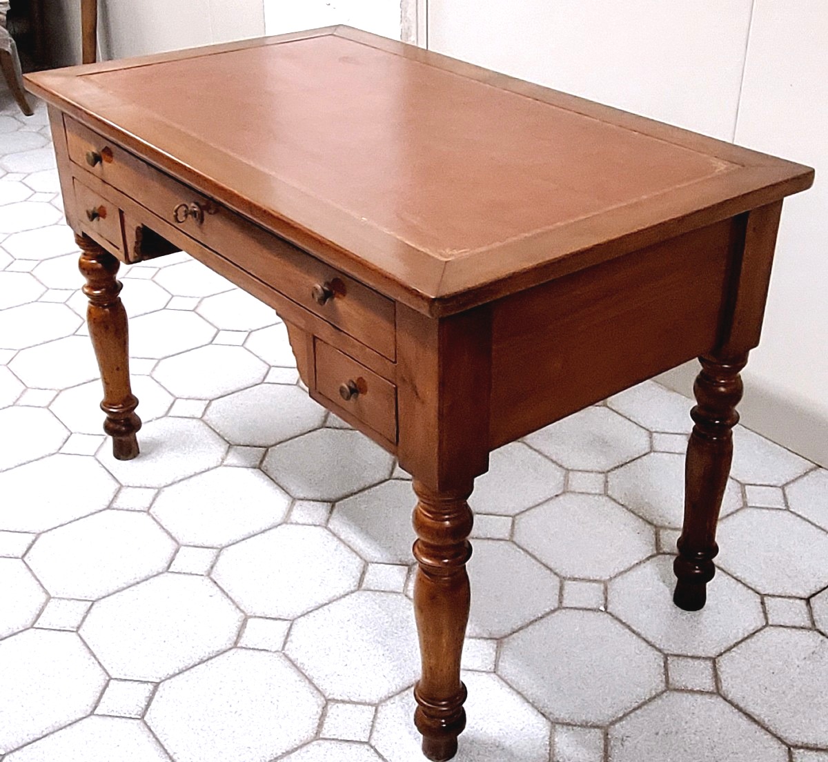 Antica scrivania Luigi Filippo in legno di ciliegio 