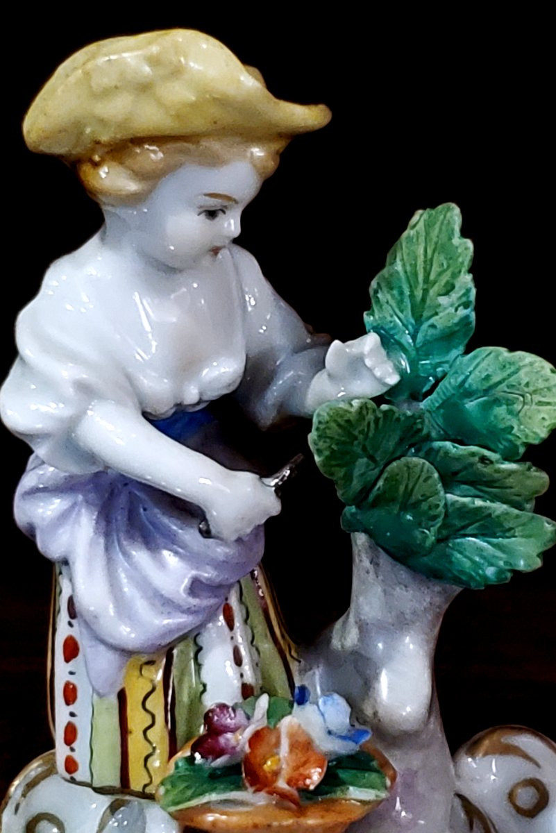 Antica statua in porcellana di manifattura tedesca Sitzendorf, Turingia.-photo-2