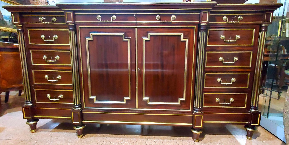 Antica credenza Napoleone III ,di manifattura Francese ,in legno di mogano .
