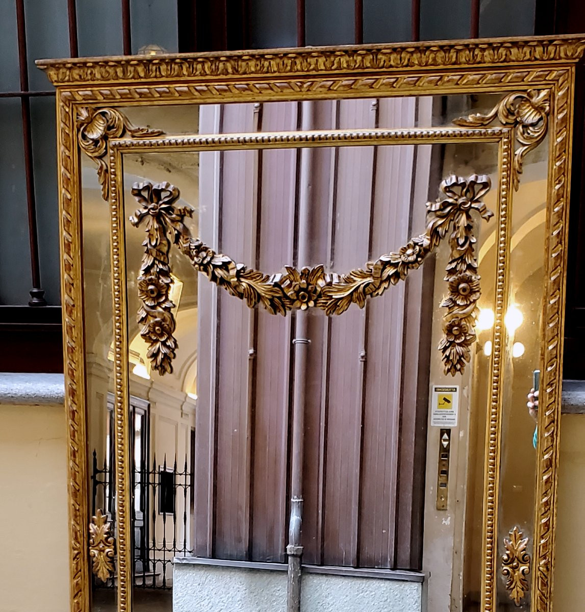 Specchiera dorata oro 18kt  stile Luigi XVI ,scolpita a mano su legno ,di manifattura Italiana -photo-4