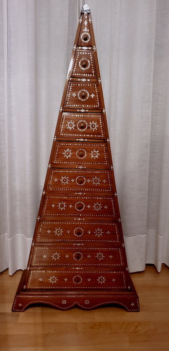 Particolare mobile orientale a 10 cassetti intarsiato in madreperla -photo-3