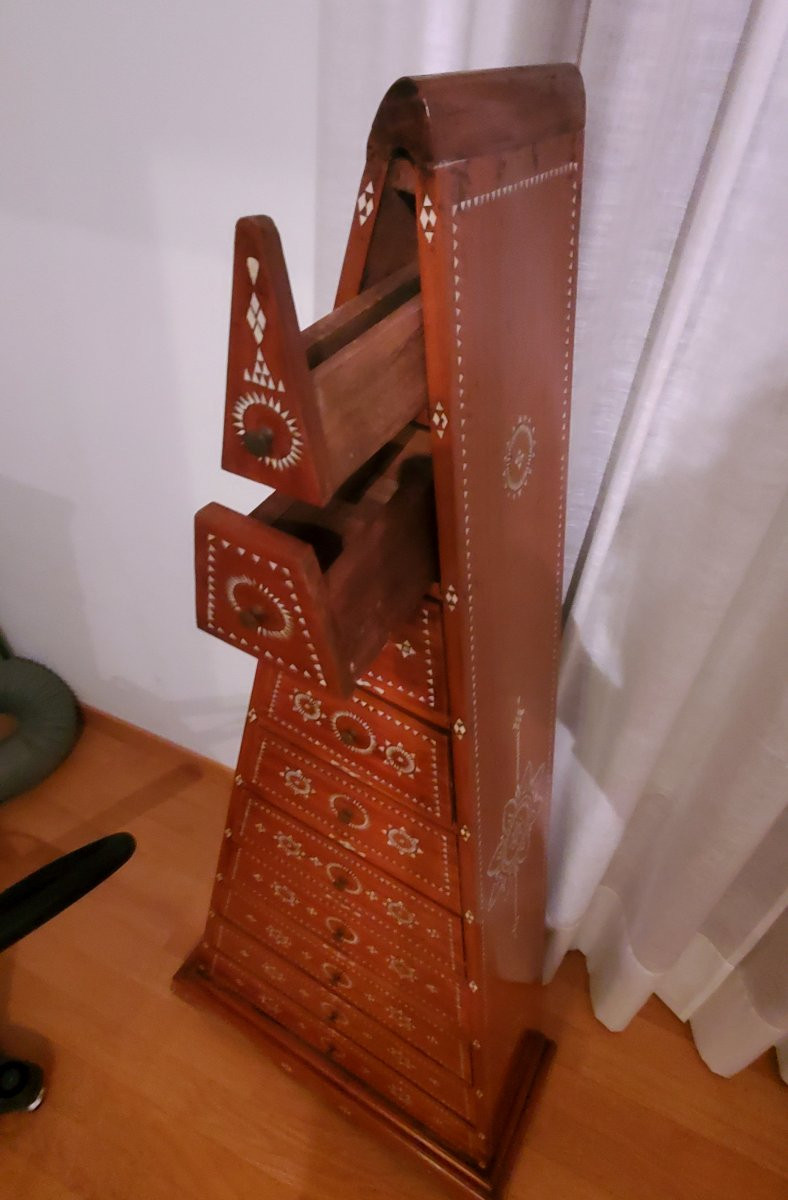 Particolare mobile orientale a 10 cassetti intarsiato in madreperla -photo-7