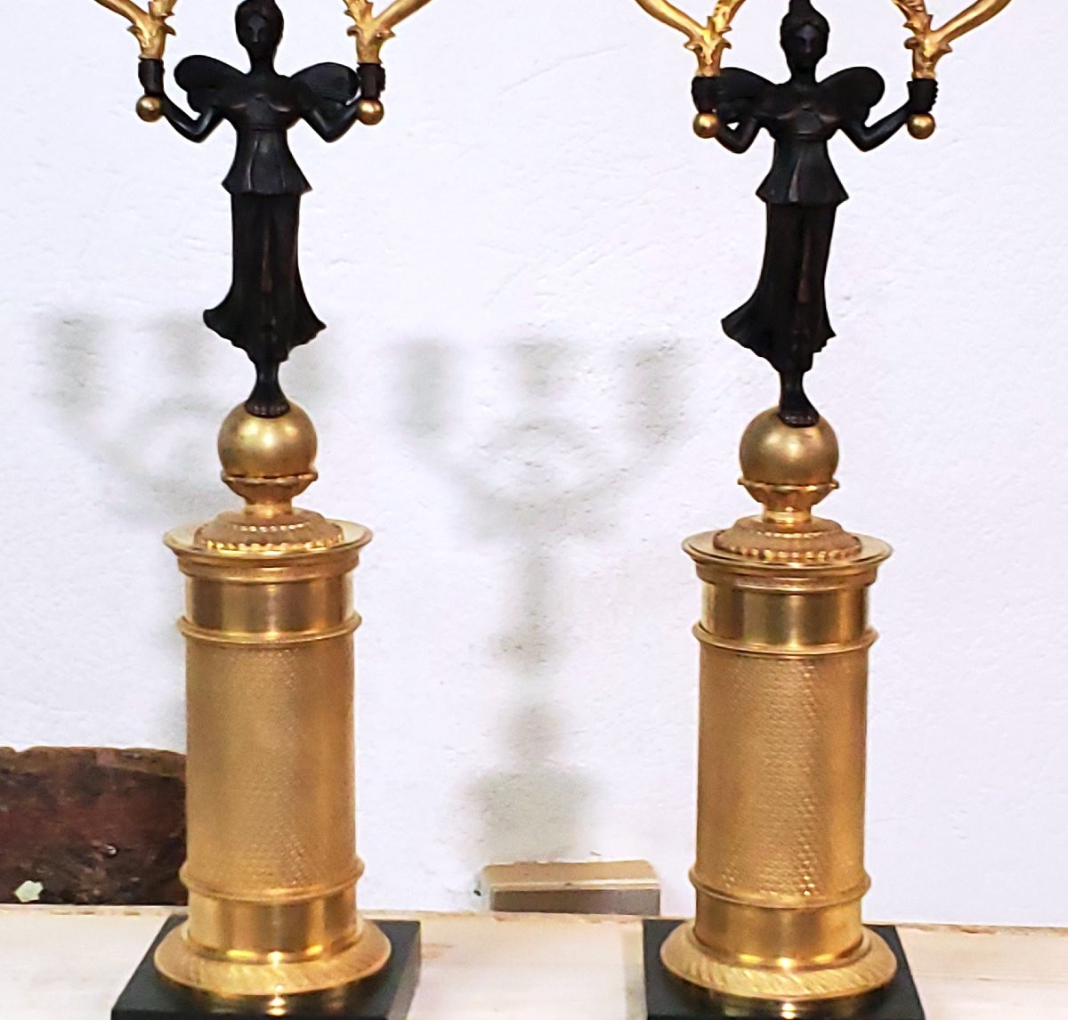 Due antichi candelieri a 3 fiamme  in bronzo dorato 18kt -photo-1