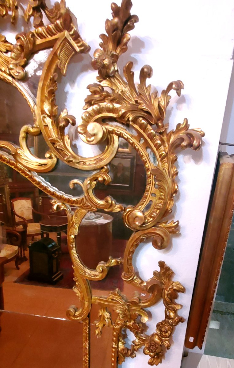  Grande Specchiera Luigi xv ,in legno scolpito e dorata in oro zecchino 18 kt . -photo-5