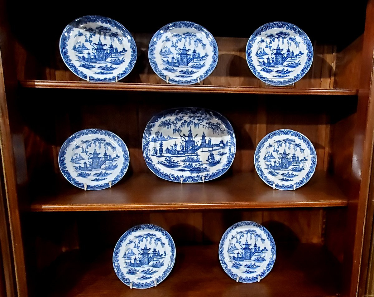 Sette antichi piatti + centrotavola   in porcellana inglese,  recanti il ​​marchio Wampoa -photo-1