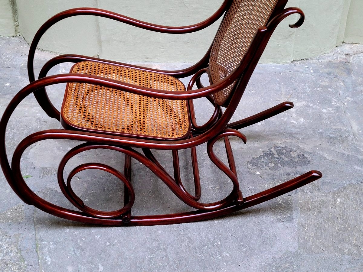 Antica poltrona a dondolo Thonet n. 825 – Vienna, fine XIX secolo-photo-5
