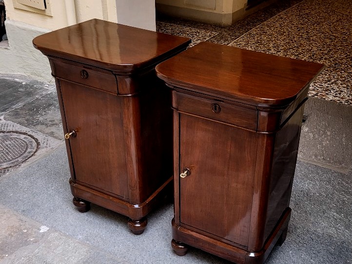 Due  mobiletti antichi in noce – Luigi Filippo, Piemonte, 1830-1850-photo-2