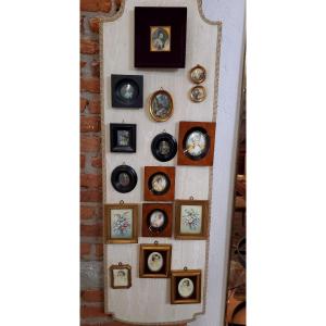 Collezzione di 16 miniature dipinte a mano