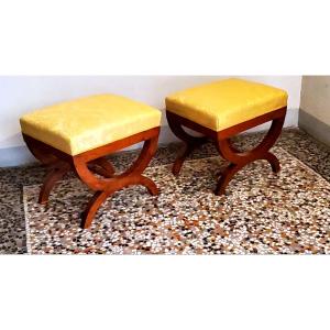 2 sgabelli Impero manifattura Italiana in legno di noce ,misura seduta 50 x40 cm  altezza 48 cm
