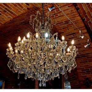 Antico Lampadario Maria Teresa , struttura in ferro rivestita in cristallo alto 150 cm 
