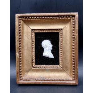 Profile Of Napoleon Bonaparte In Biscuit, Period Frame In Gilded Wood