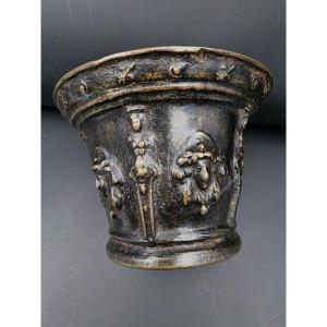 Mortar In French Bronze XVII E Century Caryatids And Mascarons Fleurs De Lys