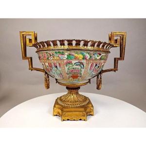 Large Canton Porcelain Bowl , 19th Century 