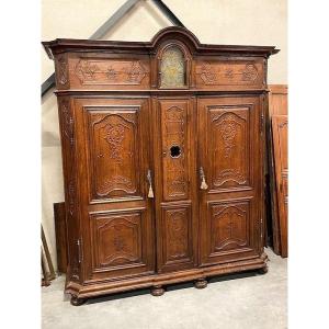 18th Century Liège Cabinet With Clock