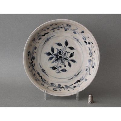 Hoi An Hoard : Vietnamese Circular Dish  C 1450 - 1500