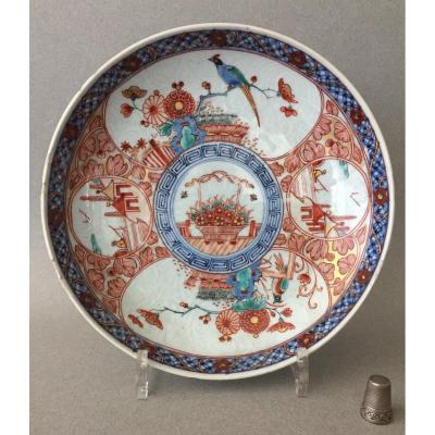 China: Circular Porcelain Dish 18th