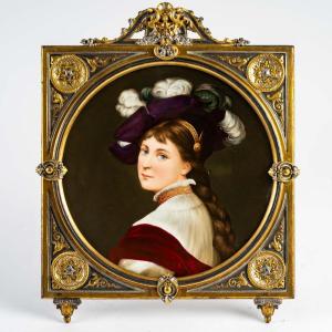 Decorative Dish In Fine Porcelain, Mounted In A Bronze Frame, Niii