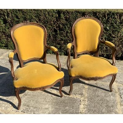 Deux Cabriolets En Noyer, époque Lxv