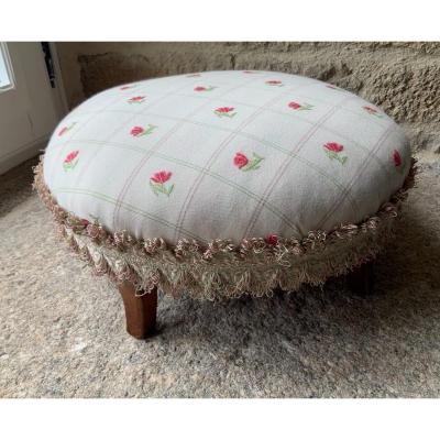 Repose Pied  Circulaire De Style Lxv