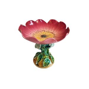 Cup On Pedestal In Slip, Late 19th Century.