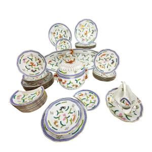 Herend Porcelain Dinner Service, Model “po”, 41 Pieces.