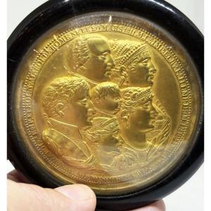 Round Box Depicting The Napoleonic Imperial Family, 19th Century