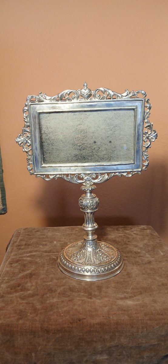 Reliquiario in metallo argentato 