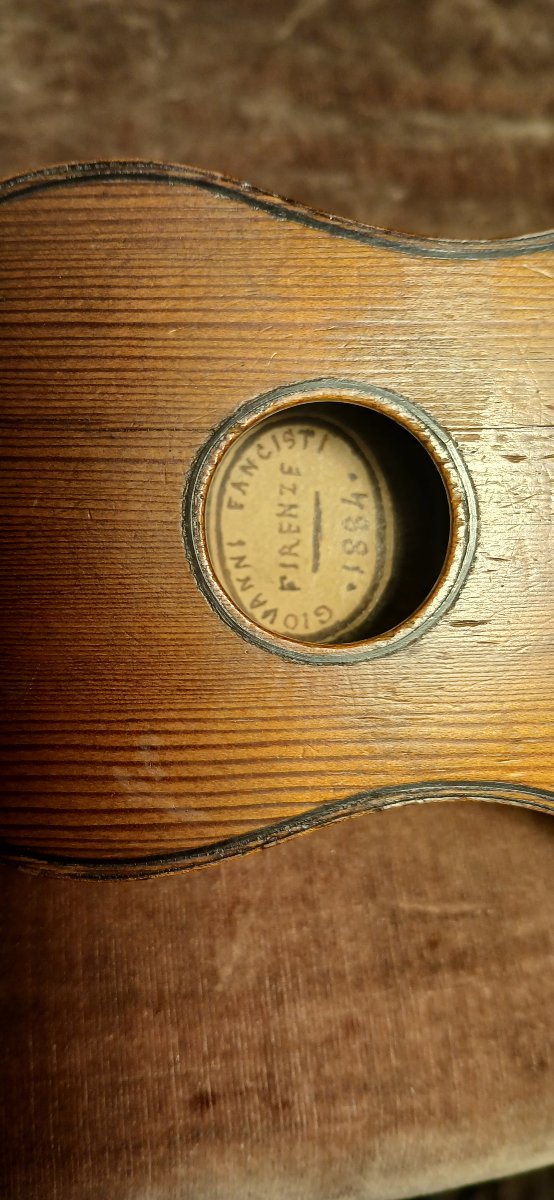 Piccolo modello di chitarra -photo-2