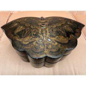 Lacquered Wooden Sewing Box In The Shape Of A Butterfly, China, Canton 19th Century