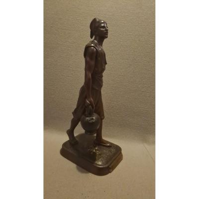 Bronze Orientaliste Tunisien Porteur d'Eau De Debut