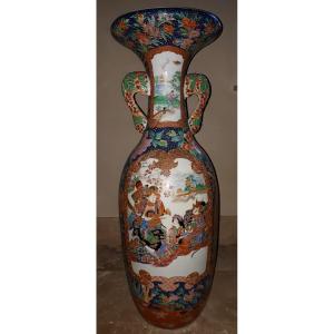Important Japanese Arita Porcelain Vase With Imari Samurai Decoration, Japan 19th Century