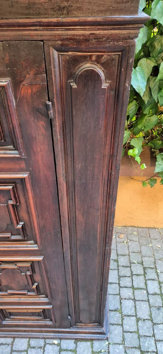 Armadio credenza antico lombardo in noce bugnato del '600-photo-3